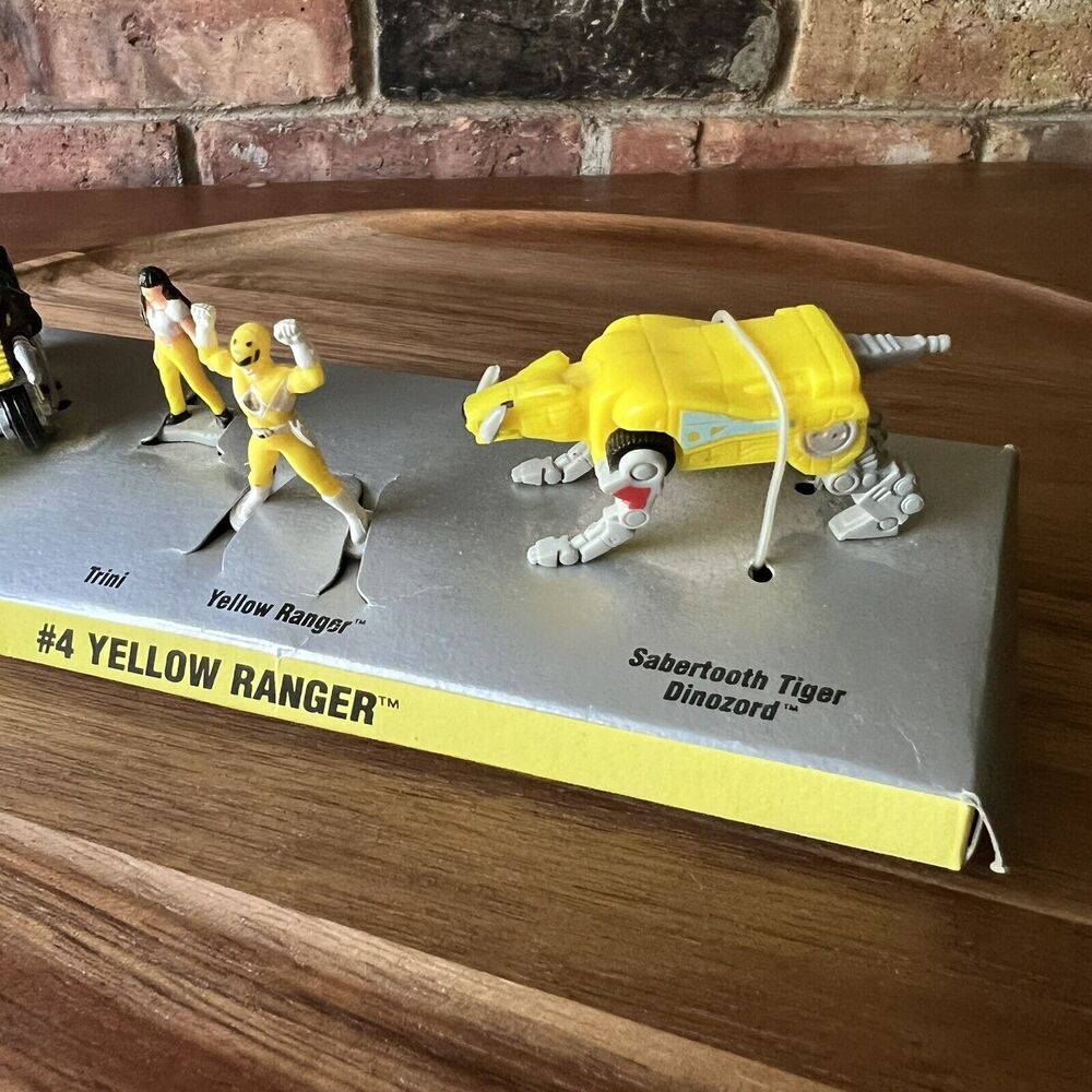 Micro Machines Mighty Morphin Power Rangers Set #4 Yellow Ranger Trini - Picture 11 of 16